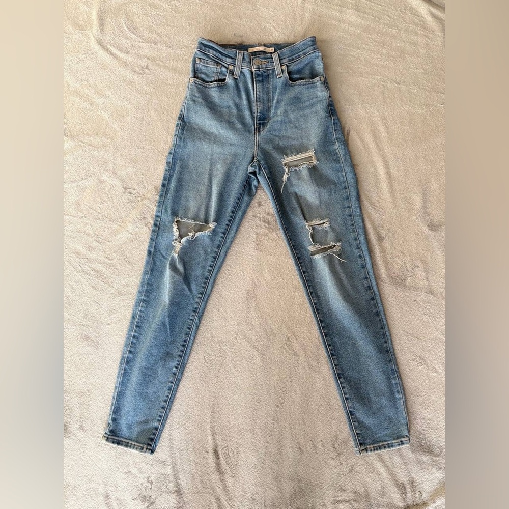 Levi's High Waisted Mom Jeans